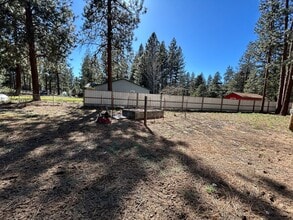 60083 Navajo Rd in Bend, OR - Building Photo - Building Photo