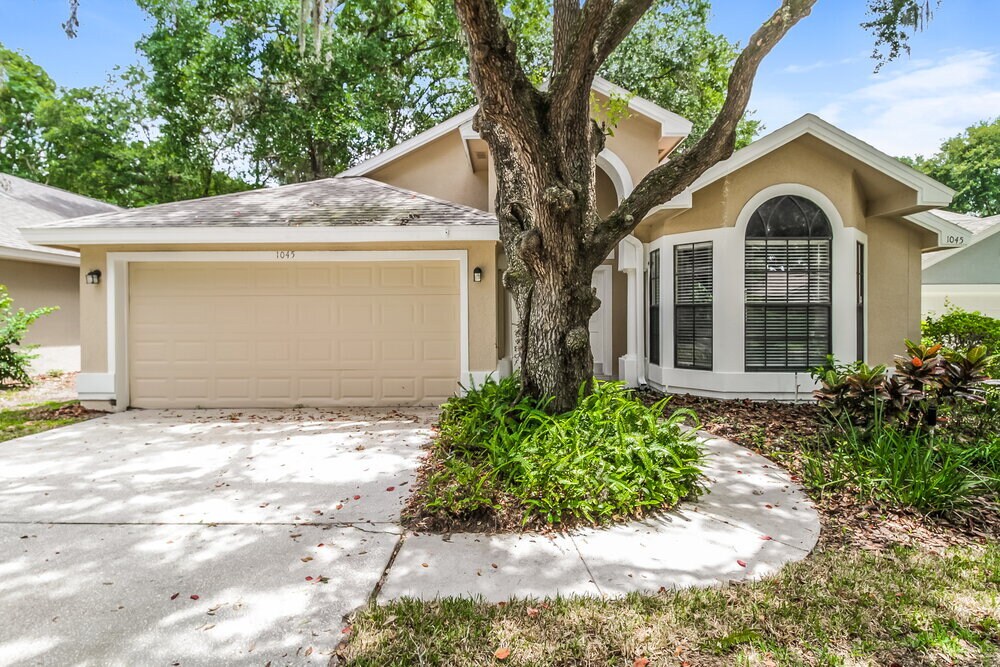 1045 Piedmont Oaks Dr in Apopka, FL - Building Photo