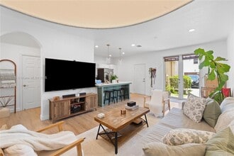 17165 SW 94th St in Miami, FL - Building Photo - Building Photo