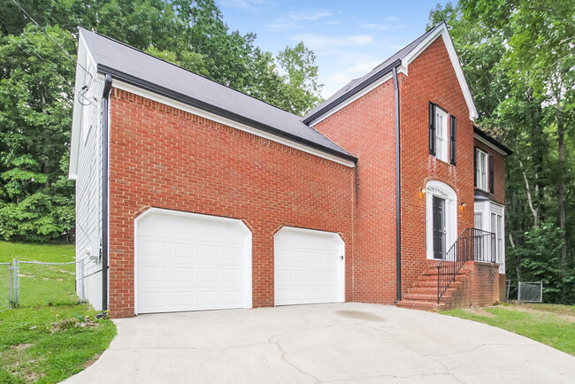 1785 Fairfax Dr