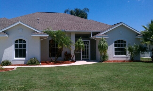 3051 Wynstone Dr in Sebring, FL - Building Photo - Building Photo