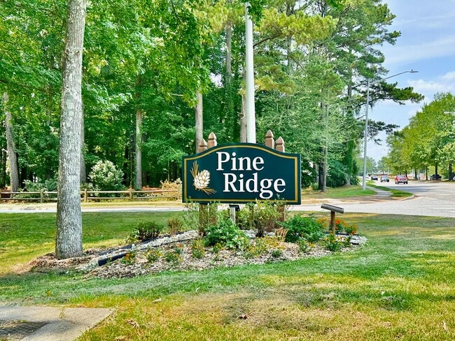 1940 Pine View Ave in Virginia Beach, VA - Building Photo - Building Photo