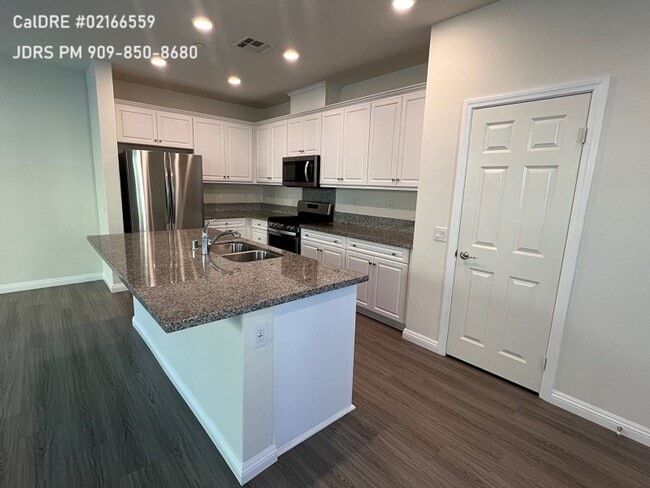 2061 Journal Privado in Ontario, CA - Building Photo - Building Photo