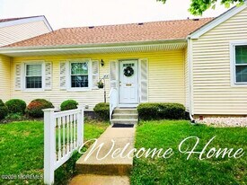 37 Piazza San Paola in Freehold, NJ - Building Photo