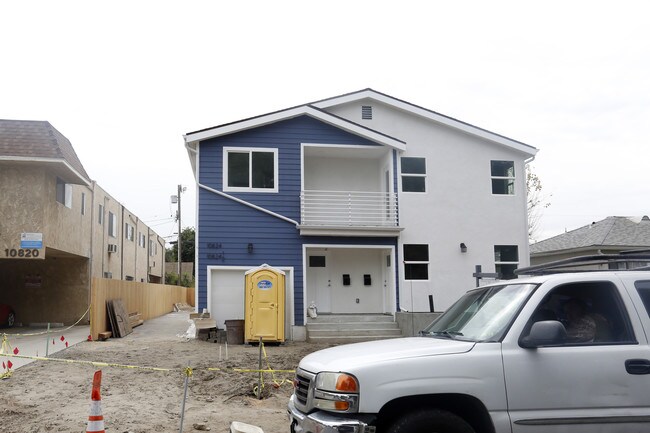10824 Morrison St in North Hollywood, CA - Building Photo - Building Photo