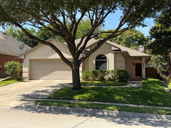 property at 7421 Buckskin Ct