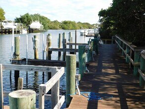 741 Hummingbird Way in North Palm Beach, FL - Building Photo - Building Photo