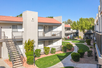 Cantala Apartments in Glendale, AZ - Foto de edificio - Building Photo