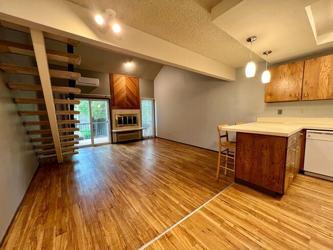 property at 4656 SW Comus Pl