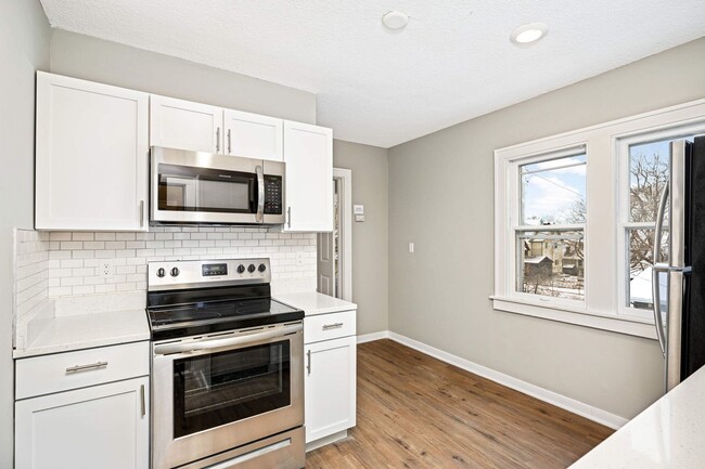 287-289 N Avon St