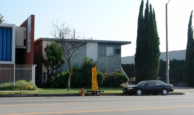 8770 Van Nuys Blvd in Panorama City, CA - Foto de edificio - Building Photo