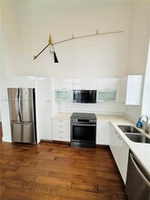 133 NE 2nd Ave in Miami, FL - Building Photo - Building Photo