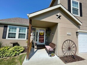 4574 Sunflower Slope Dr in Manhattan, KS - Building Photo - Building Photo