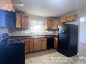 325 Wilson Dr in Bloomfield, IN - Building Photo - Building Photo