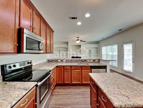 107 W Cavendish Dr in Mooresville, NC - Building Photo - Building Photo