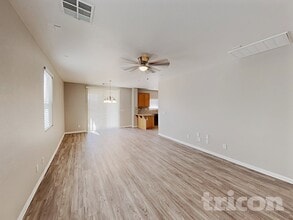 11729 Giles St in Las Vegas, NV - Building Photo - Building Photo