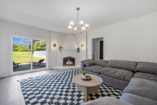 13 Hickory Ave, Unit SI ID1497908P in Niagara-On-The-Lake, ON - Building Photo - Building Photo