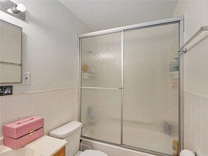 12309 3rd St, Unit 09 in Grandview, MO - Foto de edificio - Building Photo