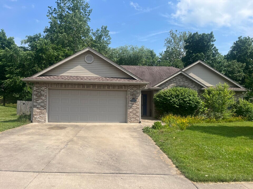 3806 Snow Leopard Dr in Columbia, MO - Building Photo