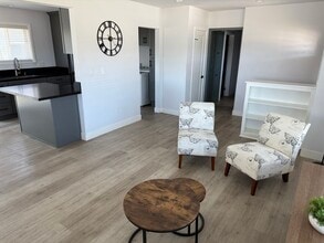 13471 Jackson St in Garden Grove, CA - Foto de edificio - Building Photo