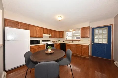 W163N11528 Windsor Ct, Unit A in Germantown, WI - Building Photo - Building Photo