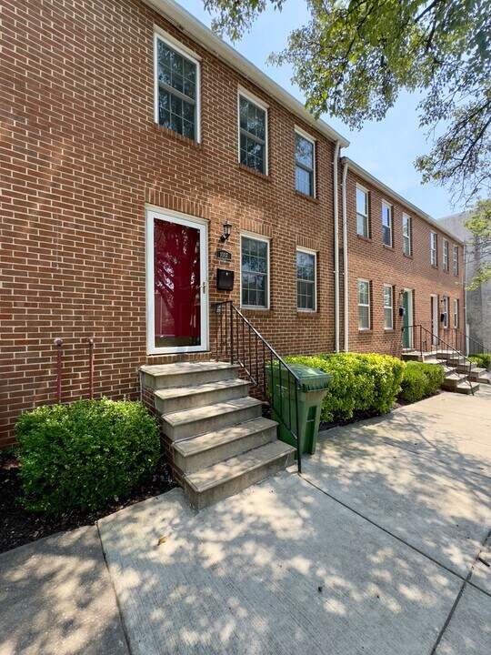 1007 N Central Ave in Baltimore, MD - Building Photo