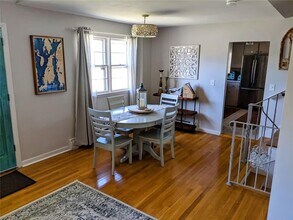 5 Restmere Terrace in Middletown, RI - Building Photo - Building Photo