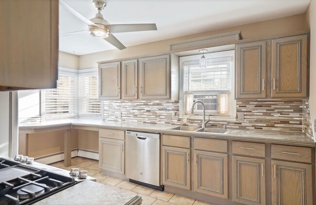 1831 Ottawa St in Saginaw, MI - Building Photo - Building Photo