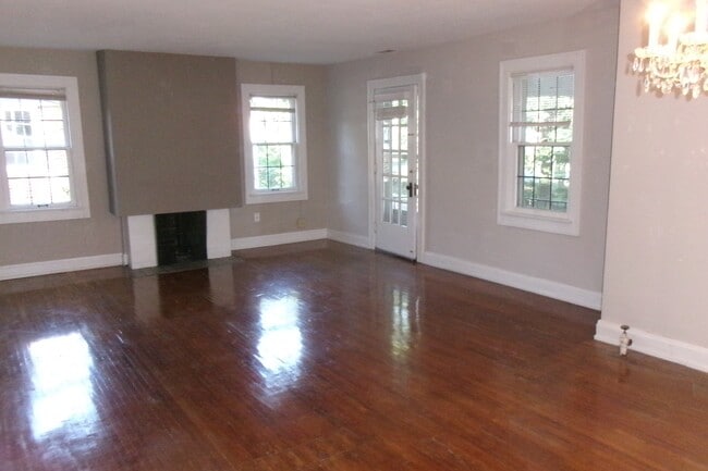 1954 Guilford Rd