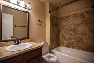 324 N Double Springs Rd-Unit -328 in Farmington, AR - Building Photo - Building Photo