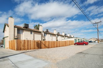 16239 Apple Valley Rd in Apple Valley, CA - Building Photo - Building Photo