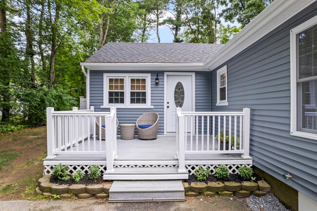 247 Berwick Rd in Ogunquit, ME - Building Photo - Building Photo