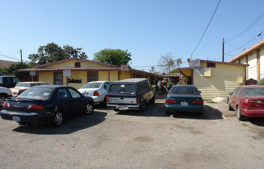 309-319 Hill St in Oxnard, CA - Foto de edificio