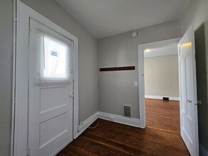 32 Laburnam Crescent in Rochester, NY - Building Photo - Building Photo