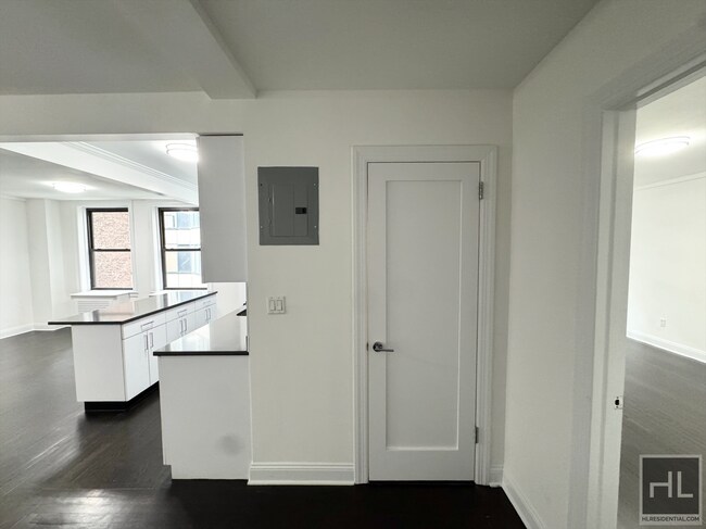 WEST 55 STREET in New York, NY - Building Photo - Building Photo
