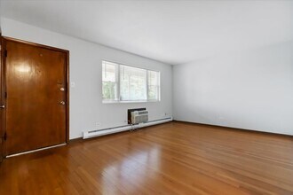 6212 W 64th Pl in Chicago, IL - Building Photo - Building Photo