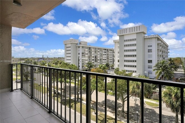 16751 NE 9th Ave, Unit 512