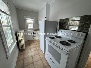 28 Pleasant St in Waterville, ME - Building Photo - Building Photo