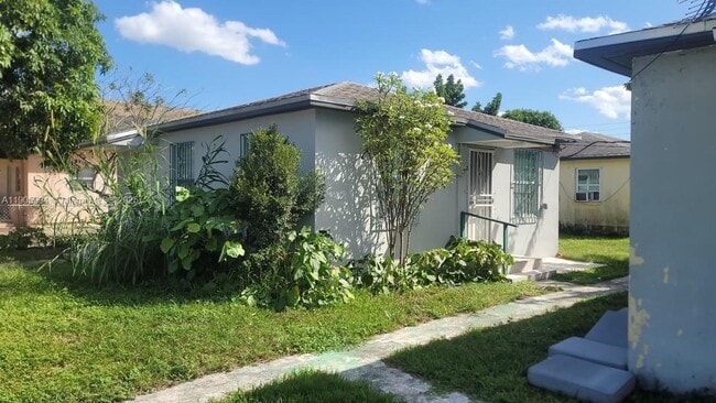 2980 NW 28th St in Miami, FL - Building Photo - Building Photo