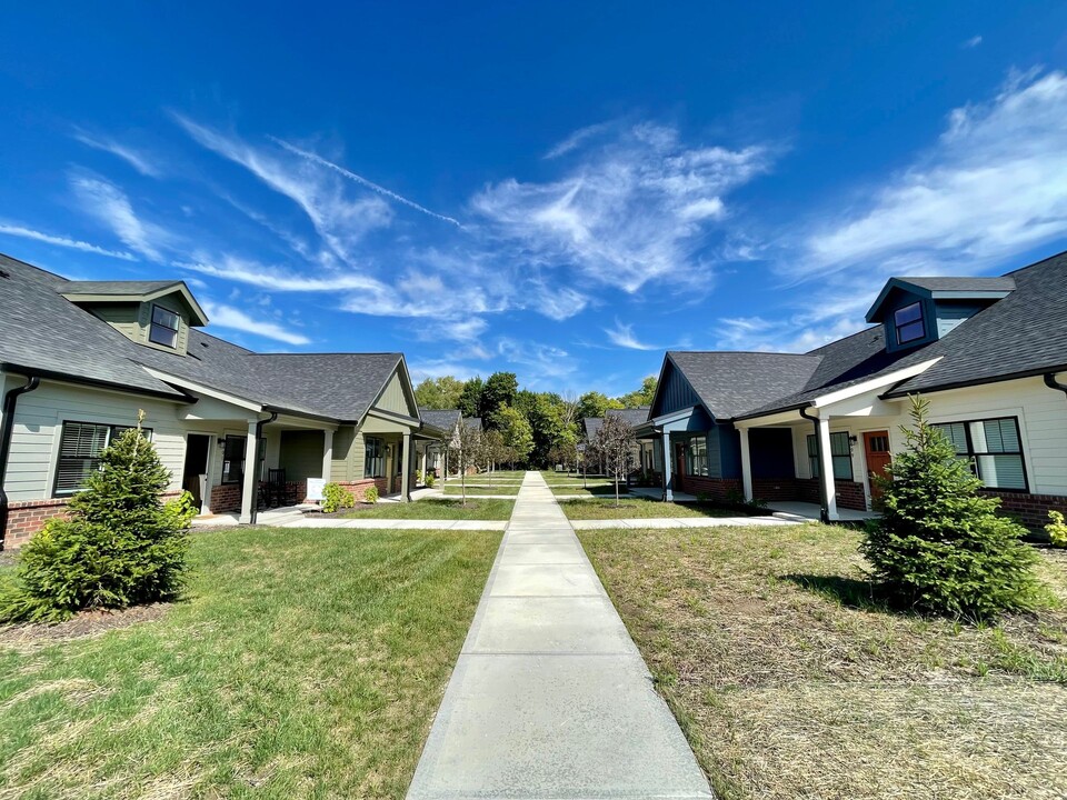 Cottages at Sanders Glen in Westfield, IN - Foto de edificio