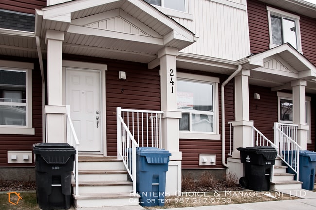 241-241 Silkstone Rd W in Lethbridge, AB - Building Photo - Building Photo