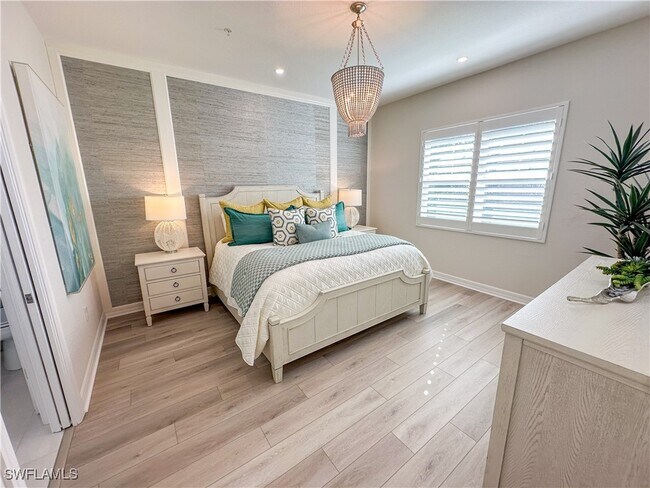 232 Indies Dr E in Naples, FL - Building Photo - Building Photo