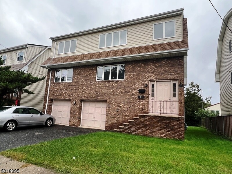 226 Legion Pl-Unit -2 in Haledon, NJ - Building Photo
