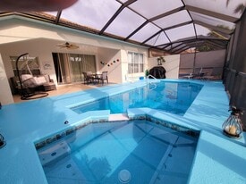 10021 Colonial Country Club Blvd in Ft. Myers, FL - Building Photo