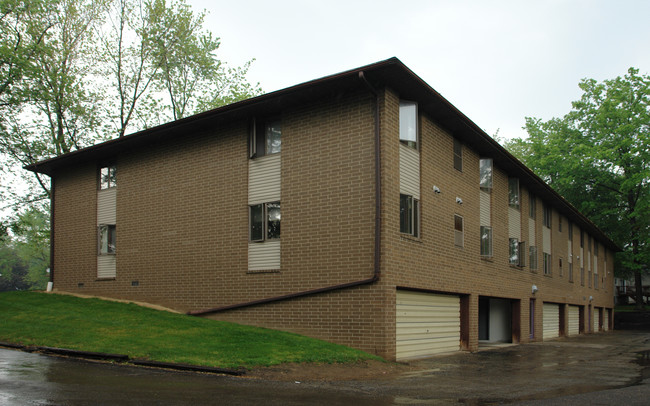 420 N Main St in Munroe Falls, OH - Building Photo - Building Photo