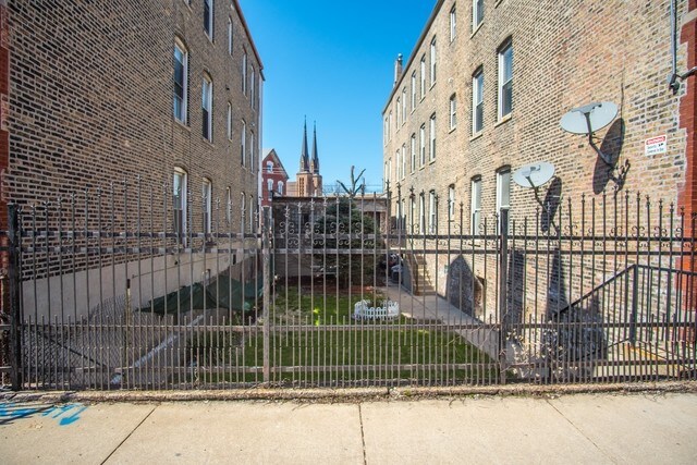 2030 W Coulter St in Chicago, IL - Building Photo - Building Photo