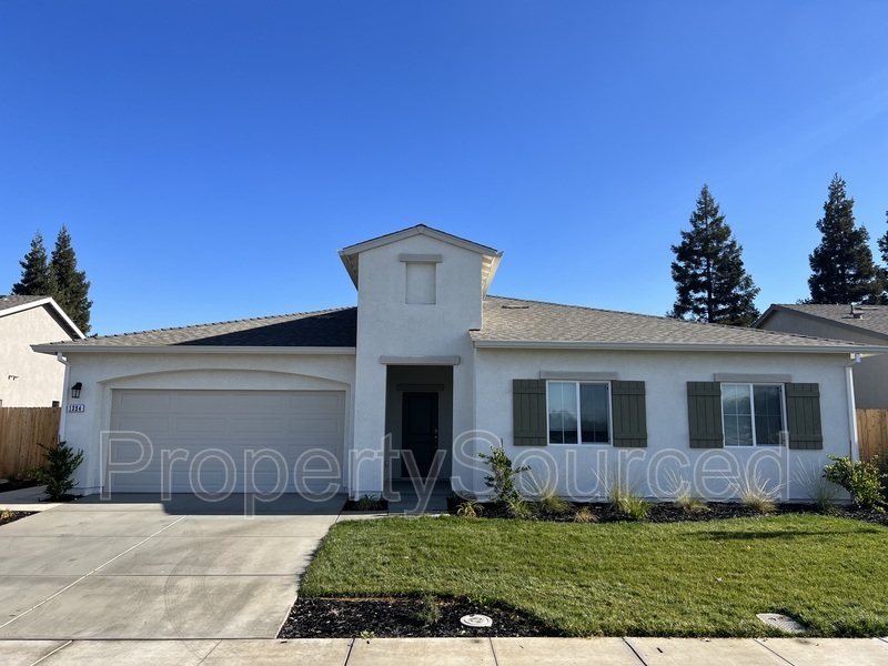 1324 Crimson Pl in Manteca, CA - Building Photo