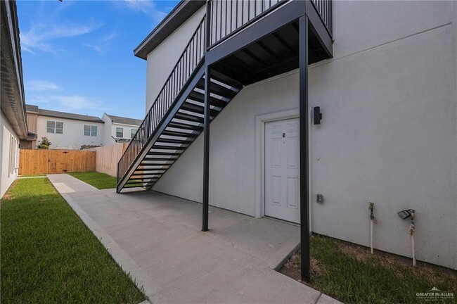 2000 E 1st St in Mission, TX - Building Photo - Building Photo