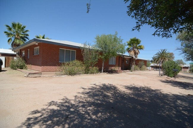 1711 N Mountain Ave in Tucson, AZ - Building Photo - Building Photo