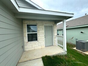10022 Kersey Ml in San Antonio, TX - Building Photo - Building Photo